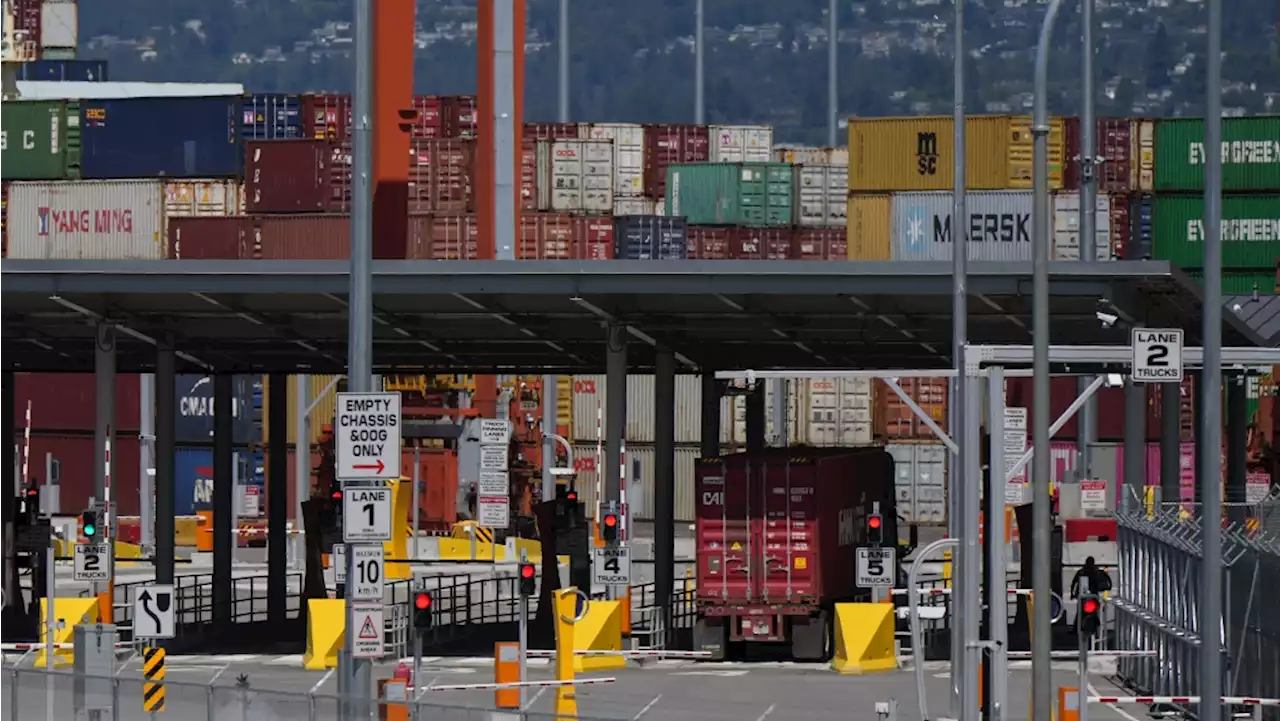 Labour minister pressed to end B.C. port labour dispute amid renewed strike notice