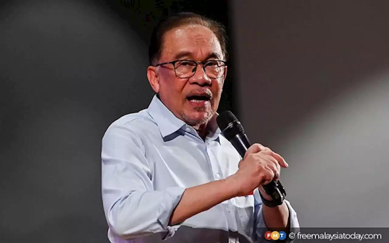 Anwar provides proof on Felda claim, tells Muhyiddin to apologise