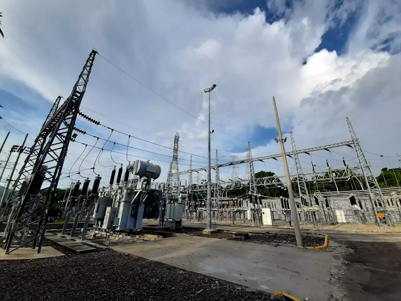 “Gobierno está sobre el tiempo frente al riesgo de cortes de luz en la Costa”