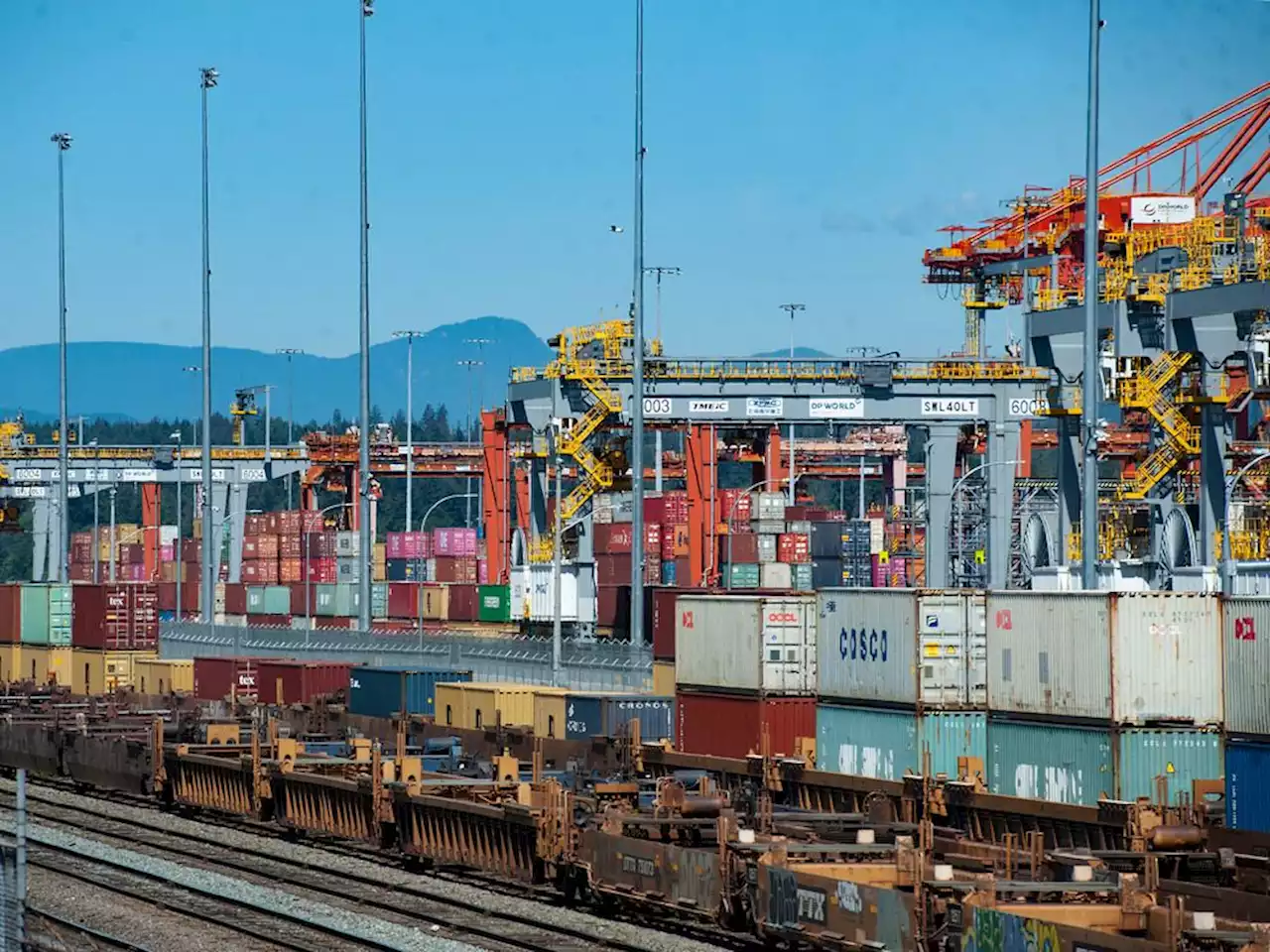 B.C. dockworkers union reconsidering offer after strike drama, Trudeau says