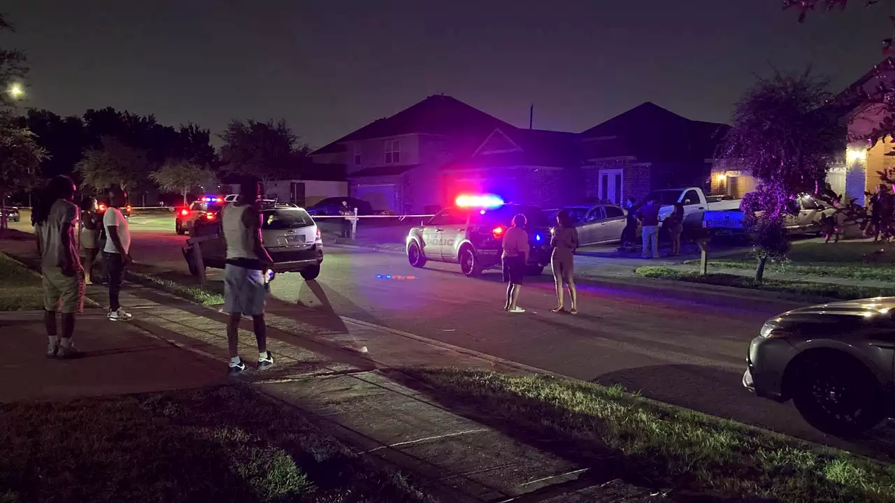 Houston shooting: 2 killed, 2 others shot in late night shooting