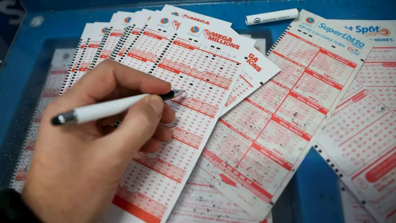 Powerball, Mega Millions combined jackpot moves higher