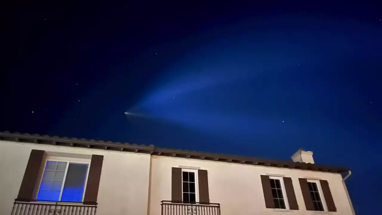 San Diegans capture ‘illuminating' SpaceX launch's streaks across the sky