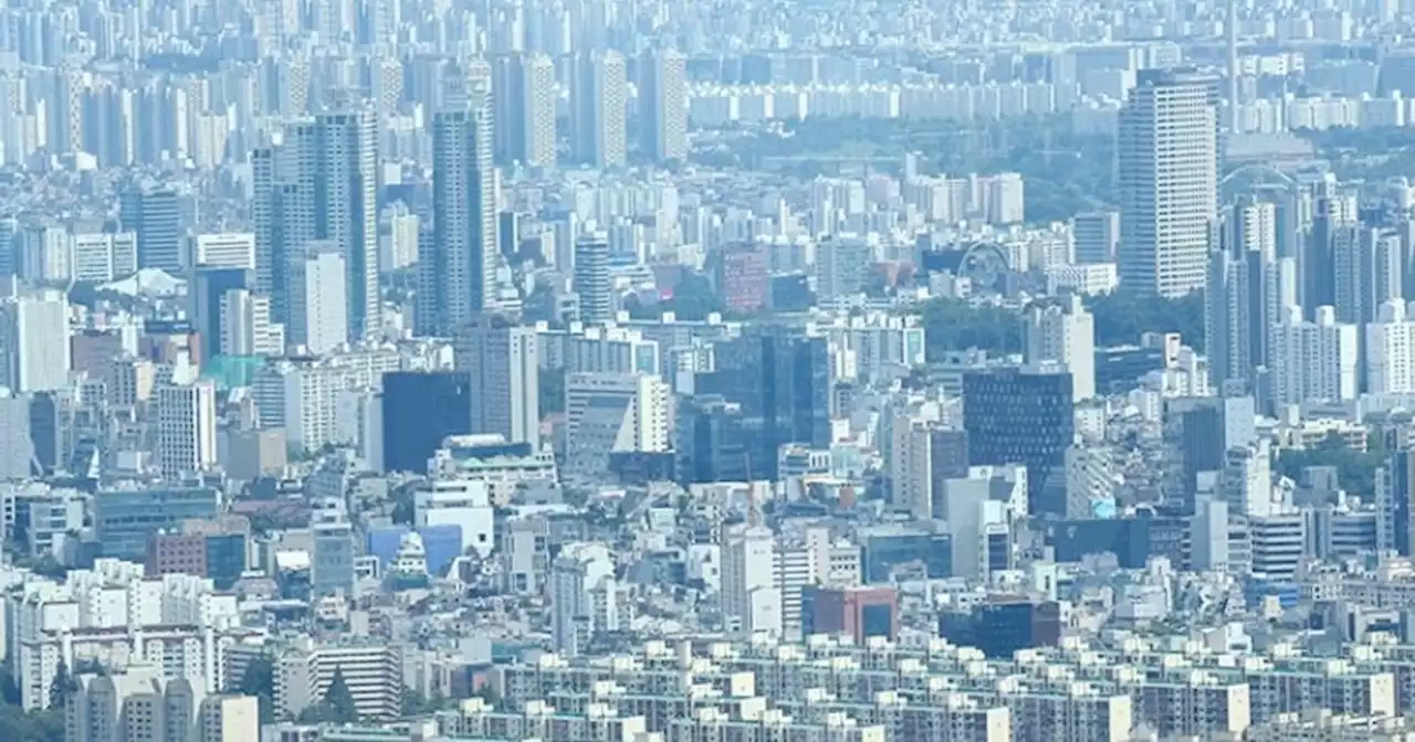 전국 아파트값 1년6개월만 상승 전환... 지방 하락세는 여전