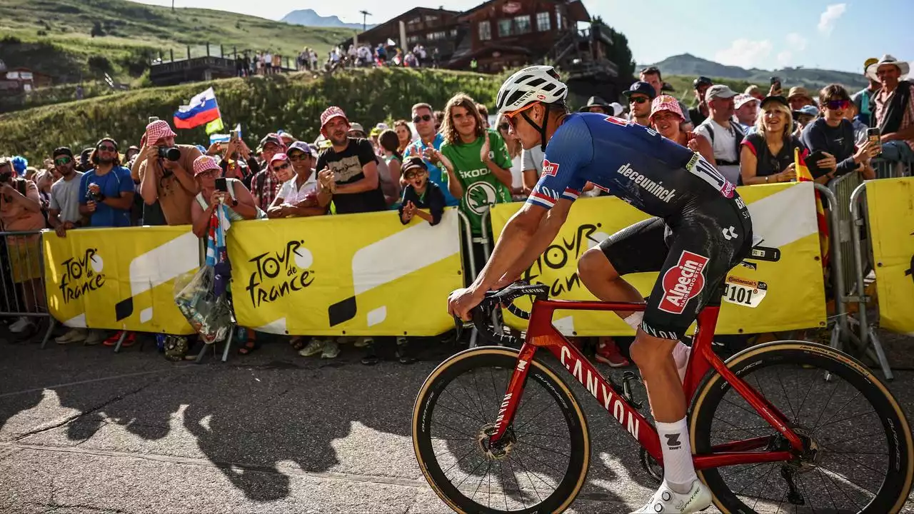 Van der Poel wil vooral vanwege WK Tour uitrijden: 'Tweede week was niet fijn'