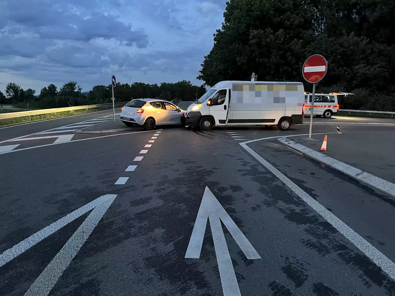 Crash bei St. Margrethen SG: Fahrunfähige Frau (49) ohne Billett baut Unfall auf A1