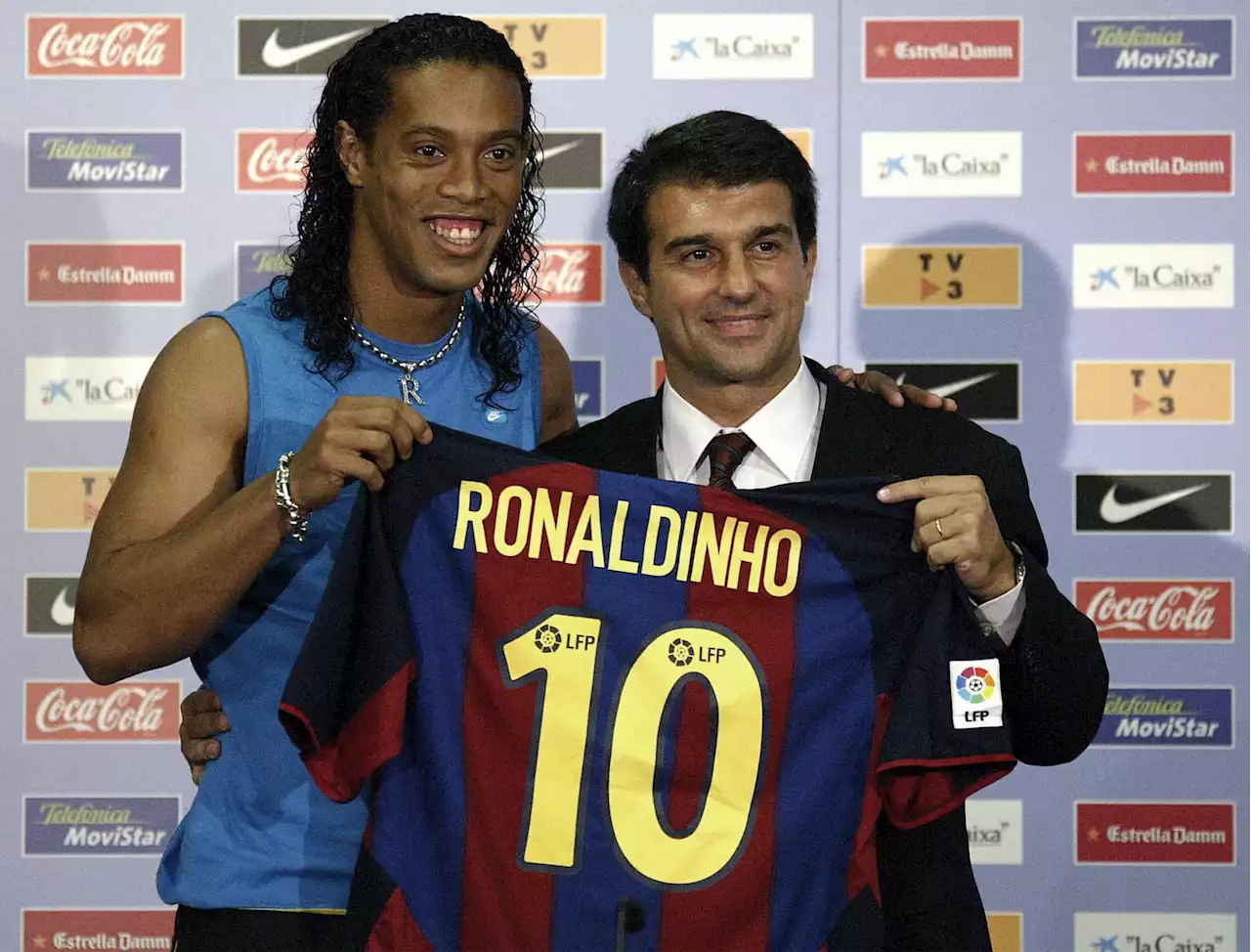 Ronaldinho was '48 hours from joining Man United' but a phone call changed his mind