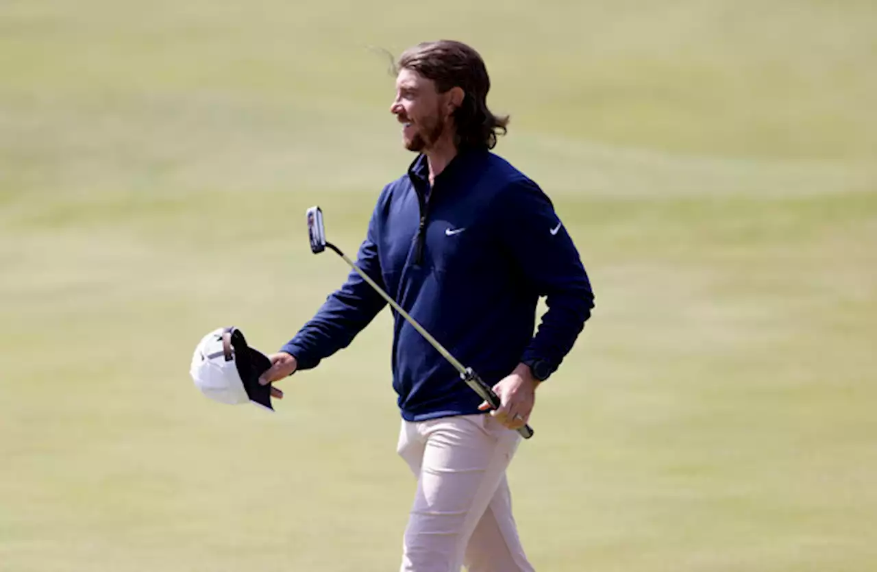 Mixed fortunes for Irish as Fleetwood shares early Open lead