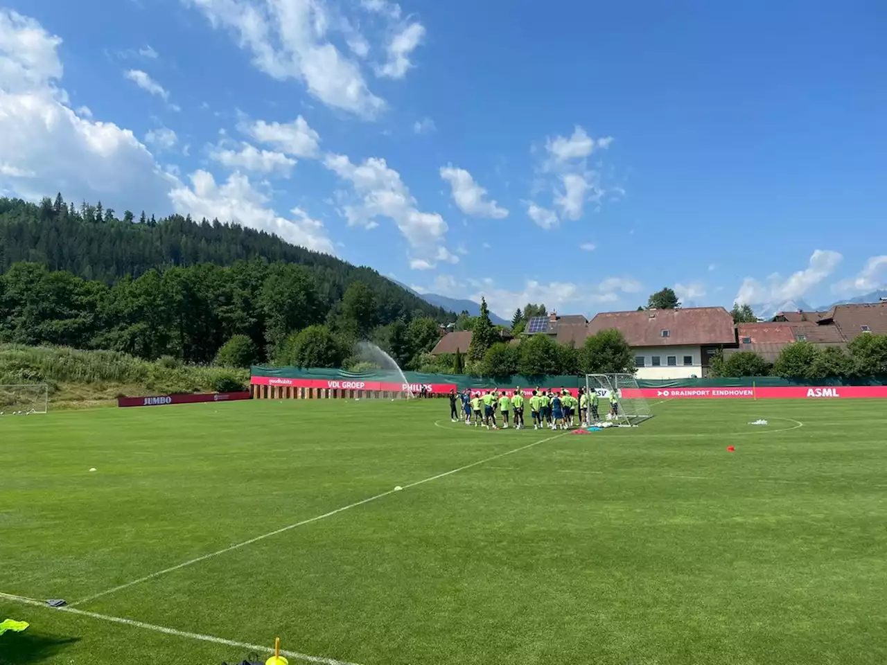 Peter Bosz wacht op gereedschap om te bouwen bij PSV