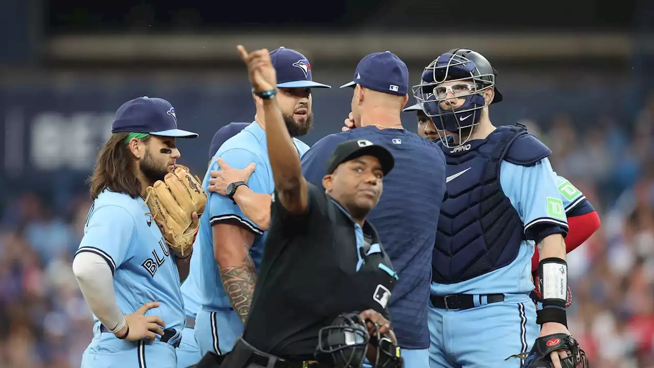 Blue Jays pitching coach ejected with back to umpire in blowout loss to Padres