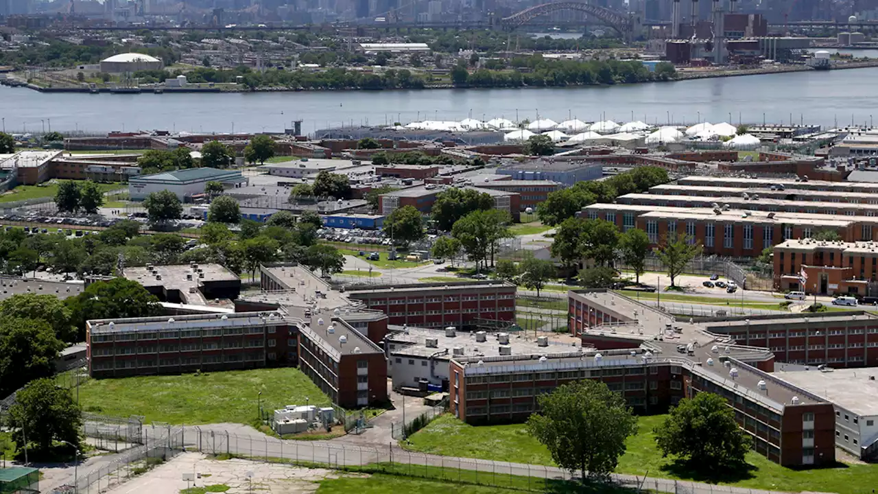 Calls for federal takeover of NYC's Rikers Island continue, Mayor Adams opposes the move