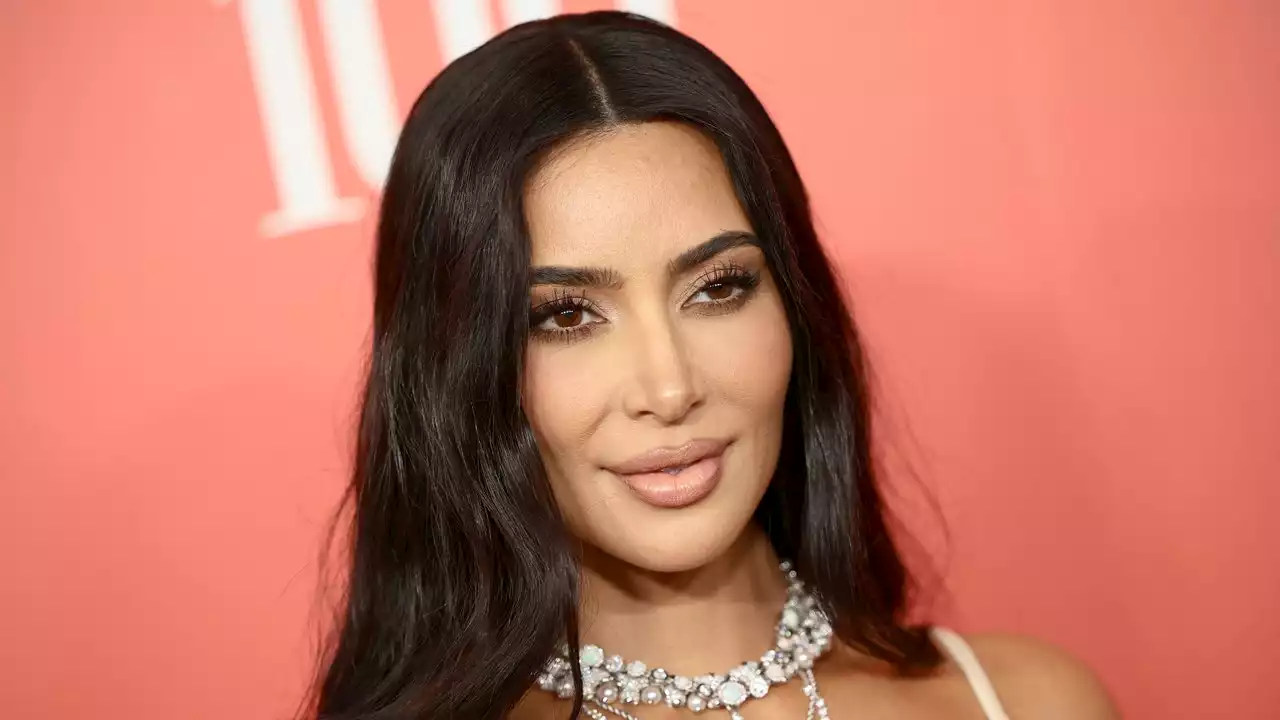 Kim Kardashian Looks Unrecognizably Creepy In American Horror Story: Delicate