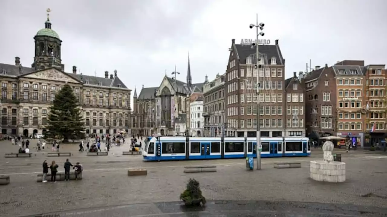 Tourisme: la ville d'Amsterdam adopte l'interdiction des bateaux de croisières