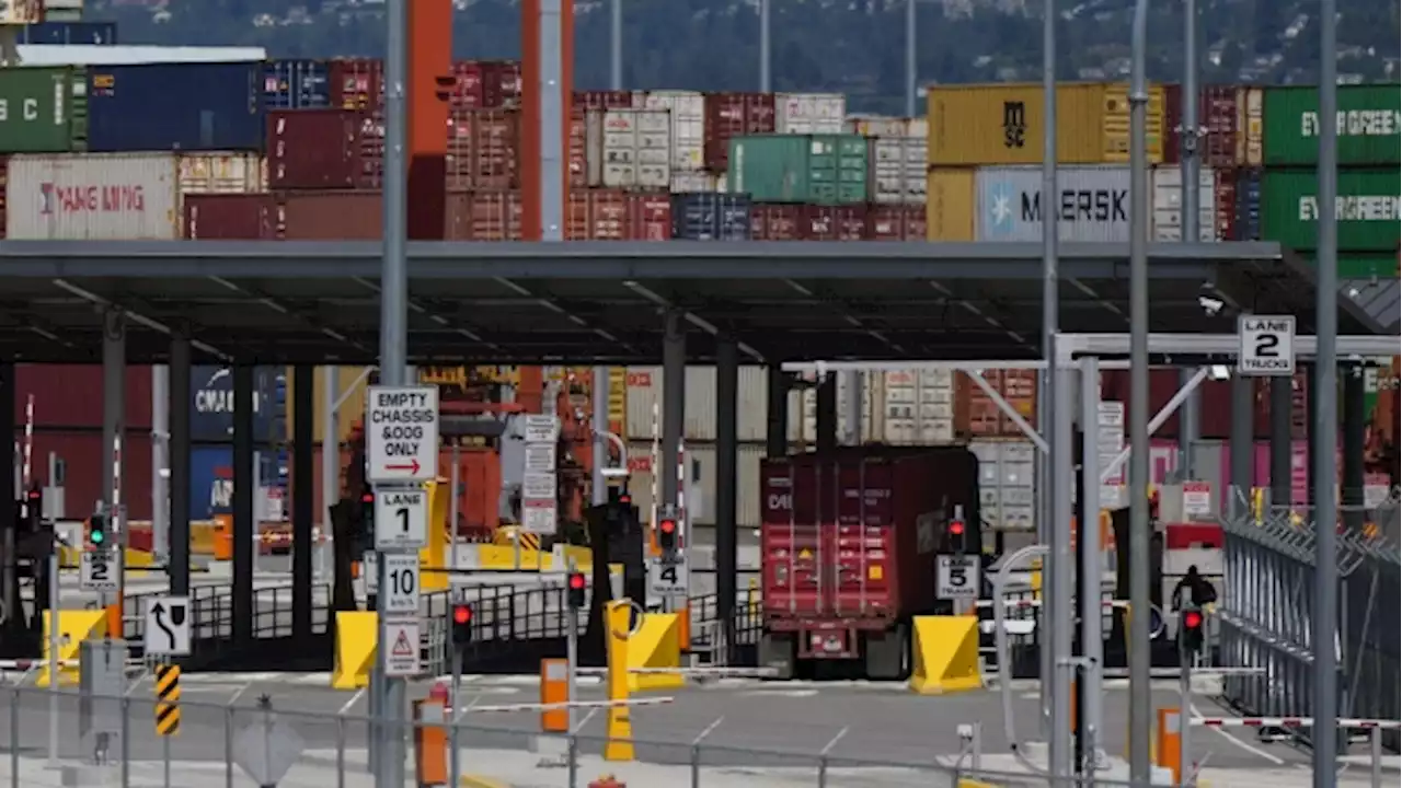 Uncertainty at B.C. ports continues as possible deal emerges in labour dispute - BNN Bloomberg