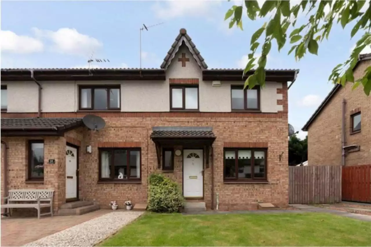 Beautiful three-bedroom end-terraced house on the market for £185k