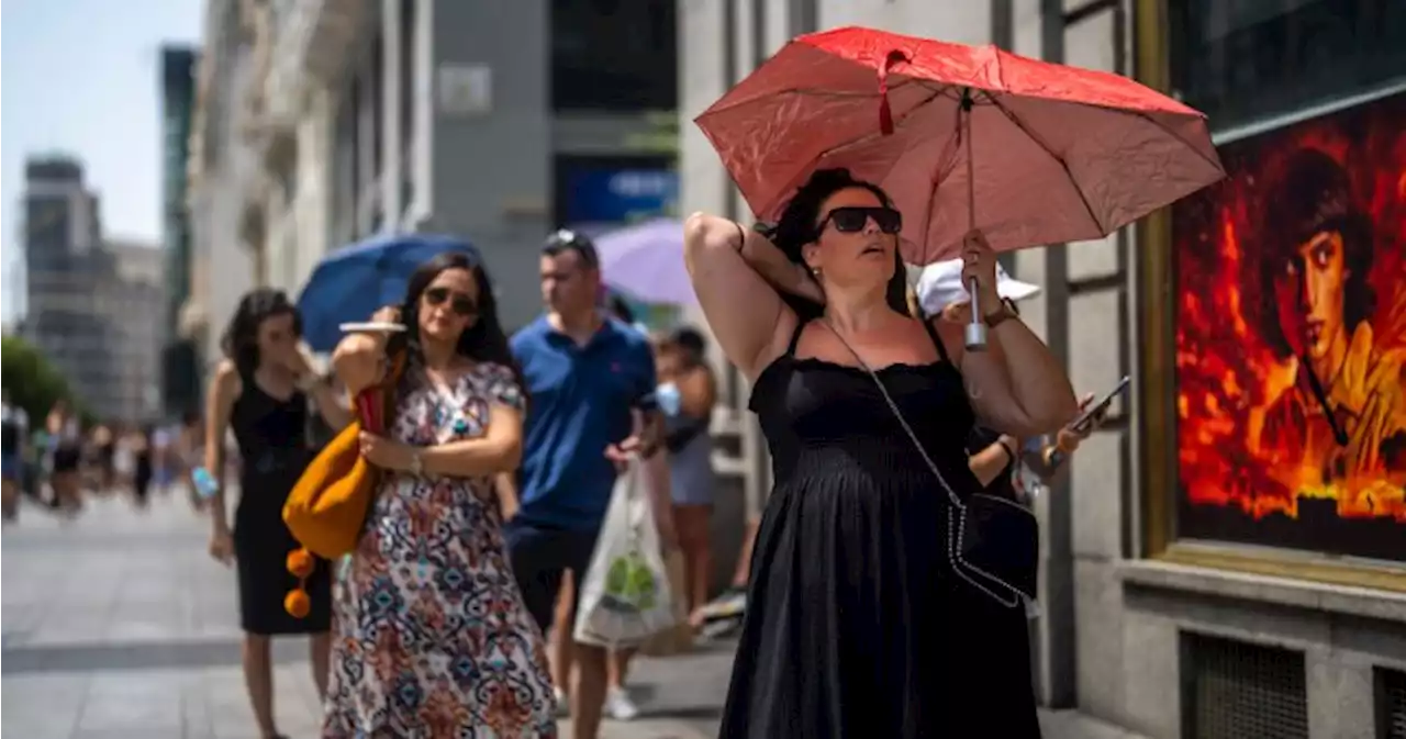 Extreme heatwaves will continue through August, WMO adviser says - National | Globalnews.ca