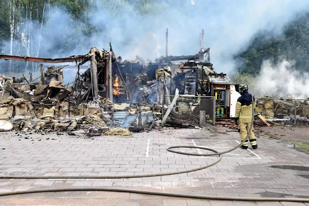 Pojkar misstänka för skolbrand har släppts