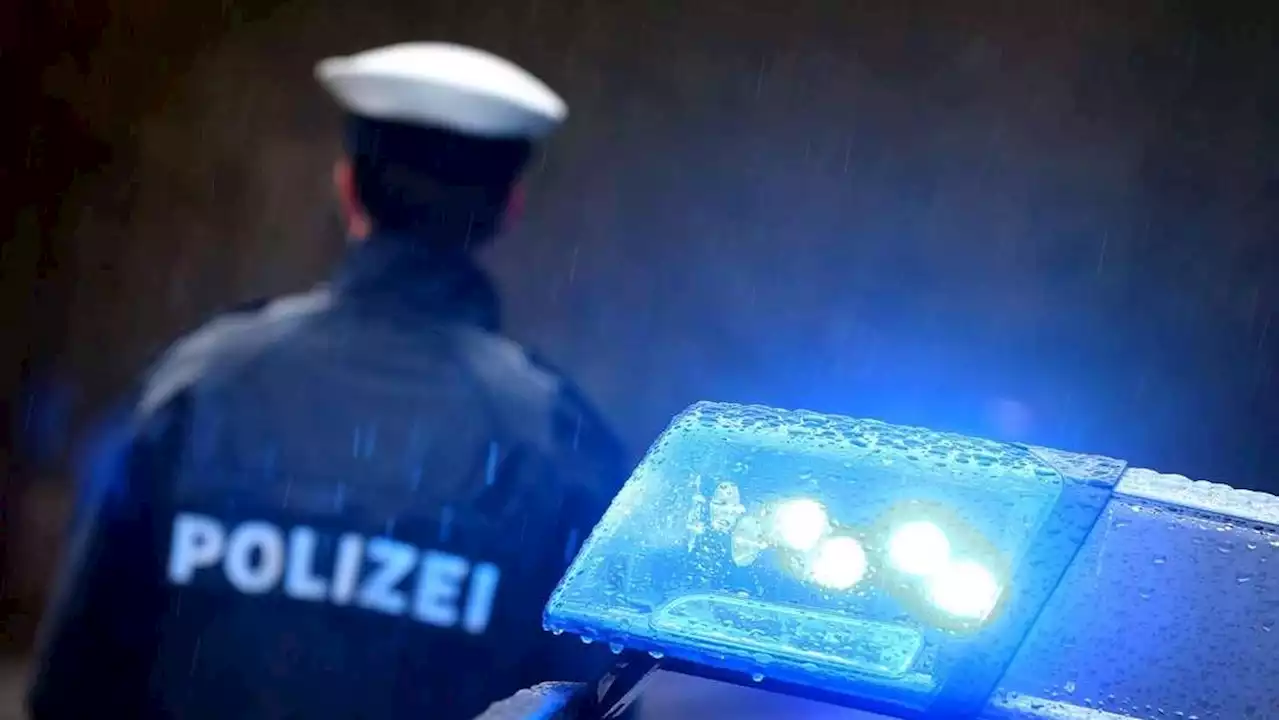 Töging am Inn: Sieben Wohnungen in Töging am Inn durchsucht - Polizei mit Großaufgebot