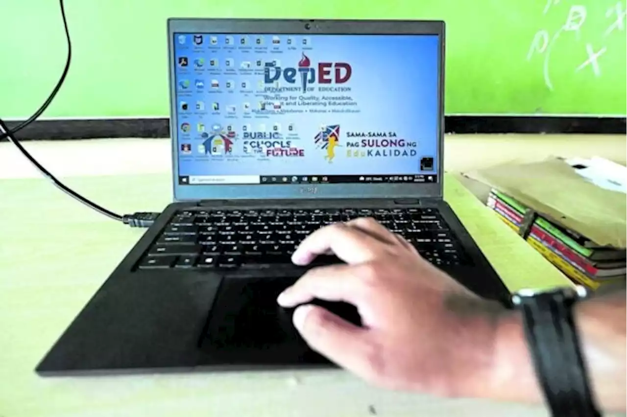 Teachers ask why firms in DepEd laptop mess not yet blacklisted