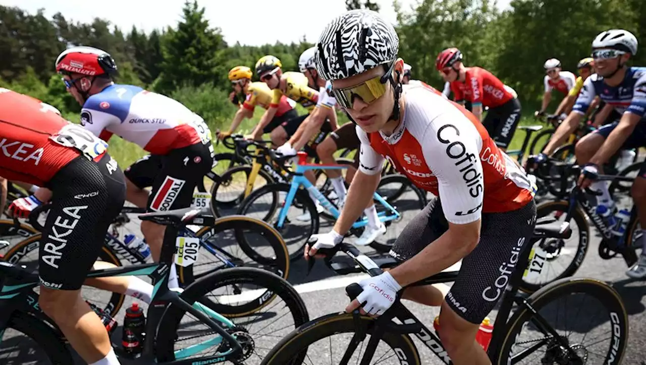 VIDEO. Tour de France 2023 : 'Je suis mort, pousse-moi b*tard' Le Français Axel Zingle en difficulté dans l'ascension du Col de la Loze