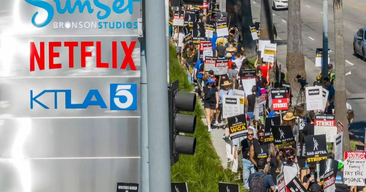 Column: Hollywood is on strike because CEOs fell for Silicon Valley's magical thinking