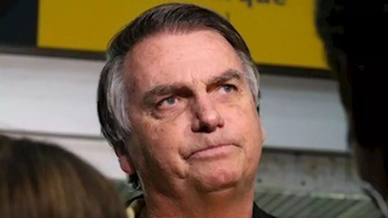 Jair Bolsonaro pode ter prevaricado ao se omitir diante de suposto plano de golpe, dizem juristas