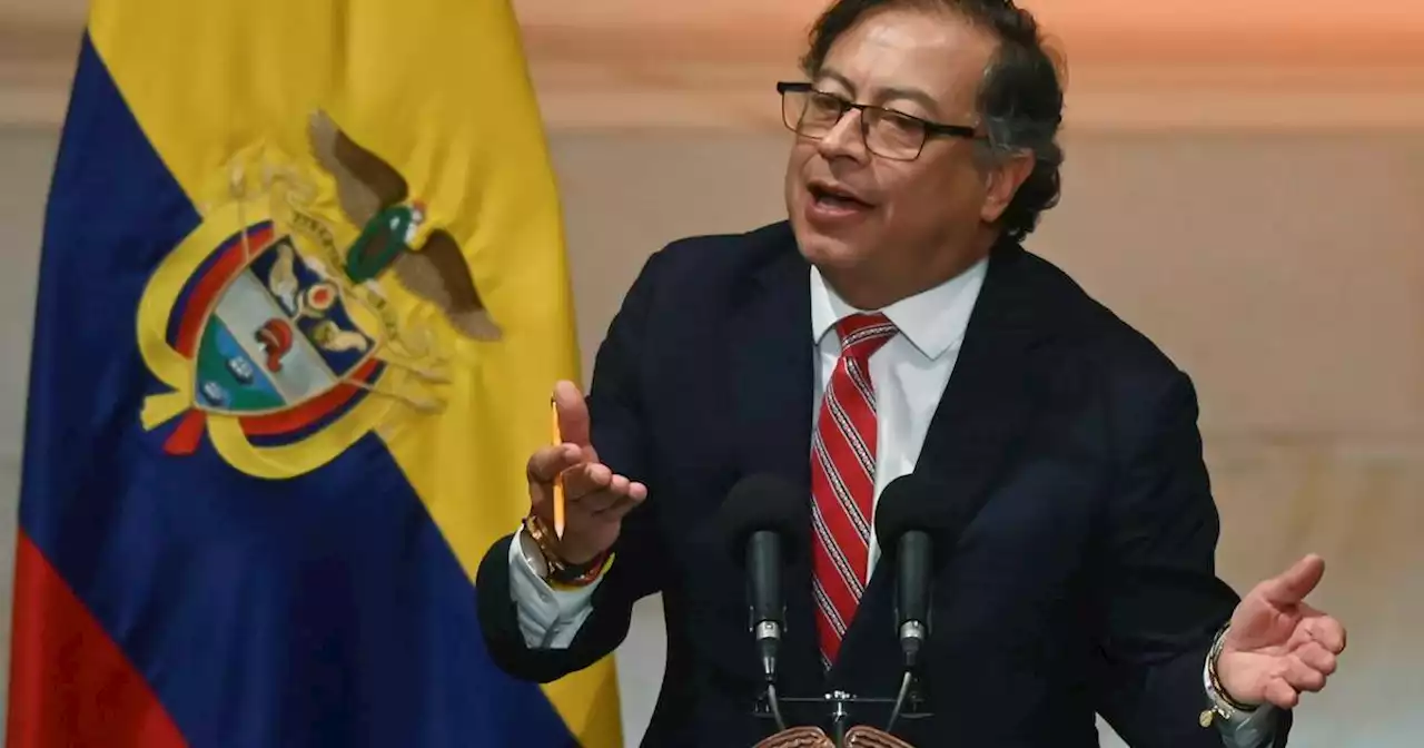 Le gritan “mentiroso” a Gustavo Petro en el Congreso por decir que se está acabando la guerra