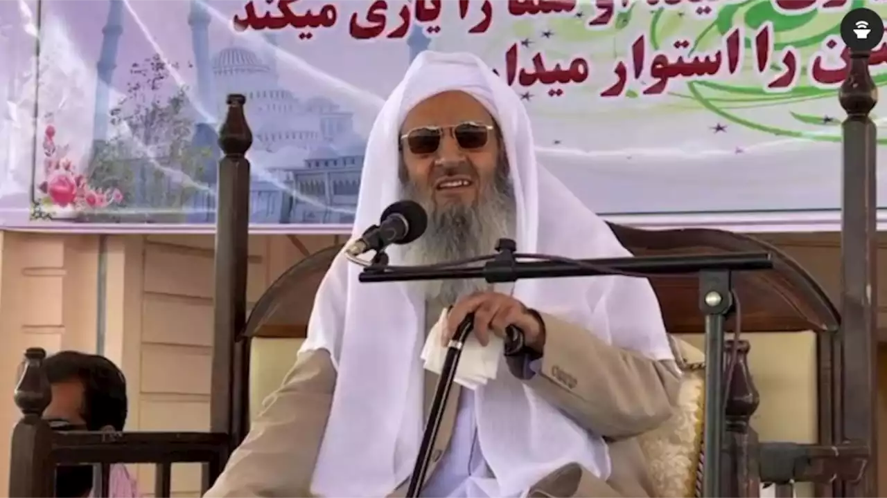 مولوی عبدالحمید: وقتی فرمان‌های شخصی جای شورا را بگیرد، دیکتاتوری می‌شود