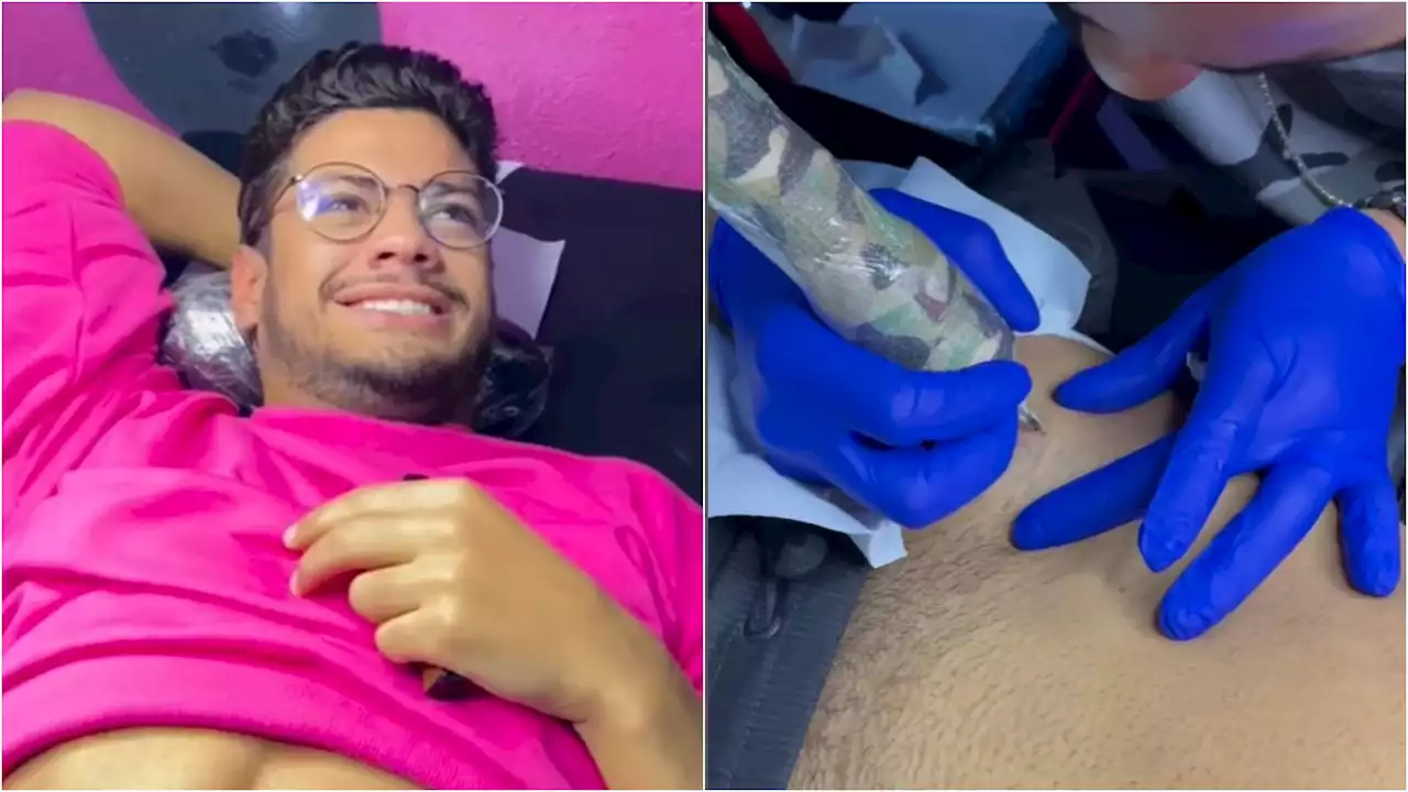 Ex-BBB Gabriel Santana escolhe região íntima para fazer sua primeira tatuagem; vídeo