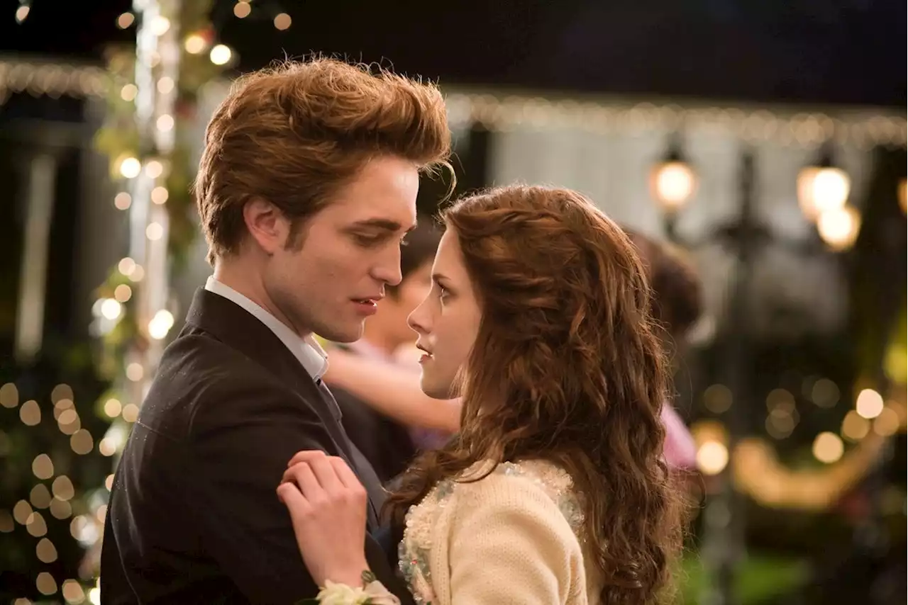 15 Years Ago, 'Twilight' Gave Us The Campy Vampire Love Story That Never Dies