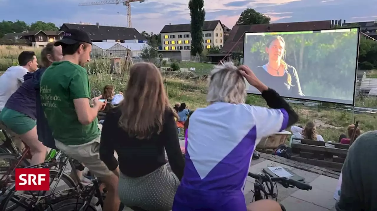 Filmvergnügen dank Muskelkraft - Im Velokino macht das Publikum den Strom