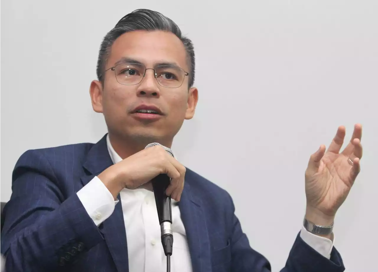 Muhyiddin agreed to waive Felda settlers debt, but Anwar signed off on it, says Fahmi