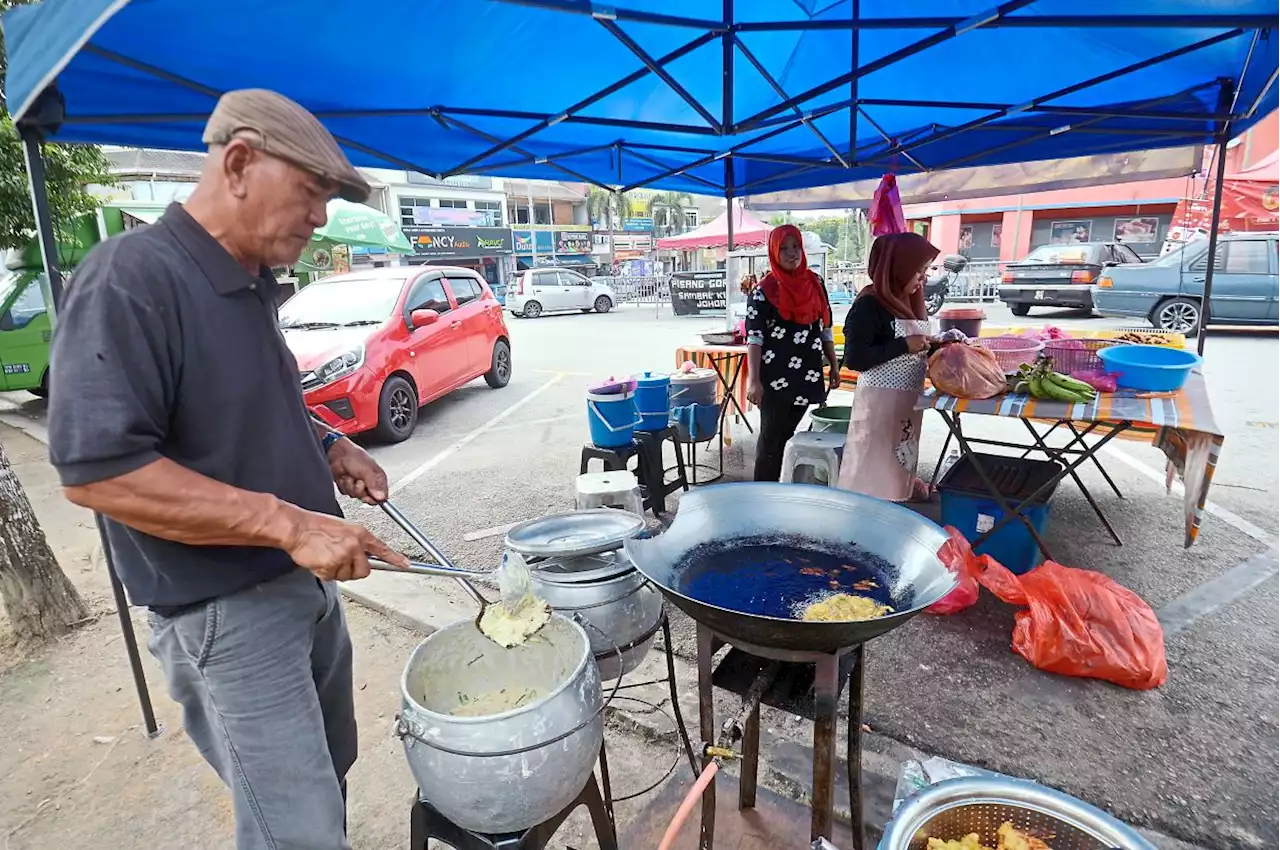 Roadside traders keen on MBSA building hub in Section U8