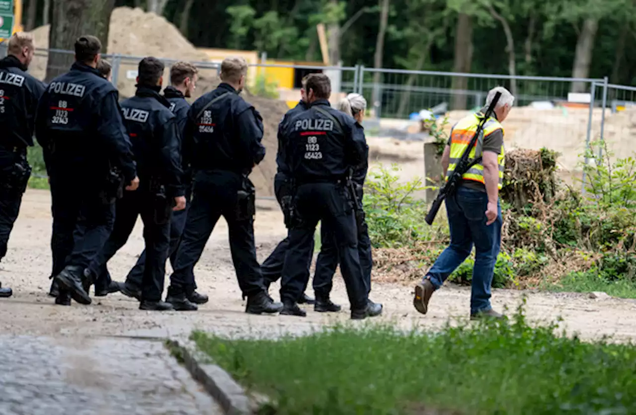 'Lioness' on the loose in Berlin as German police extend search