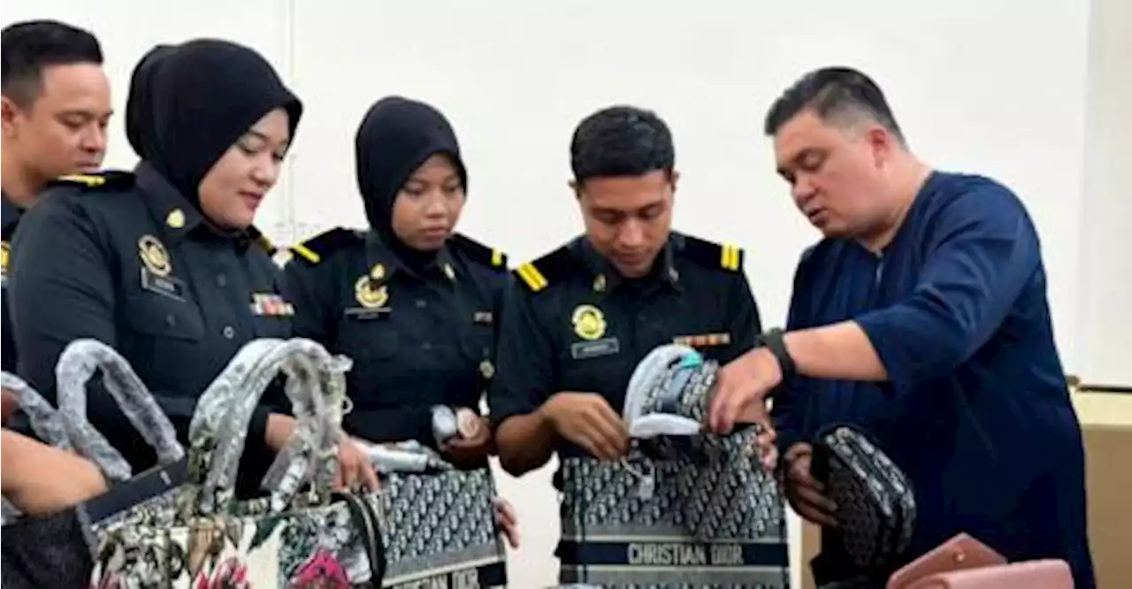 KPDN seizes fake goods worth RM250,000 at Petaling Street