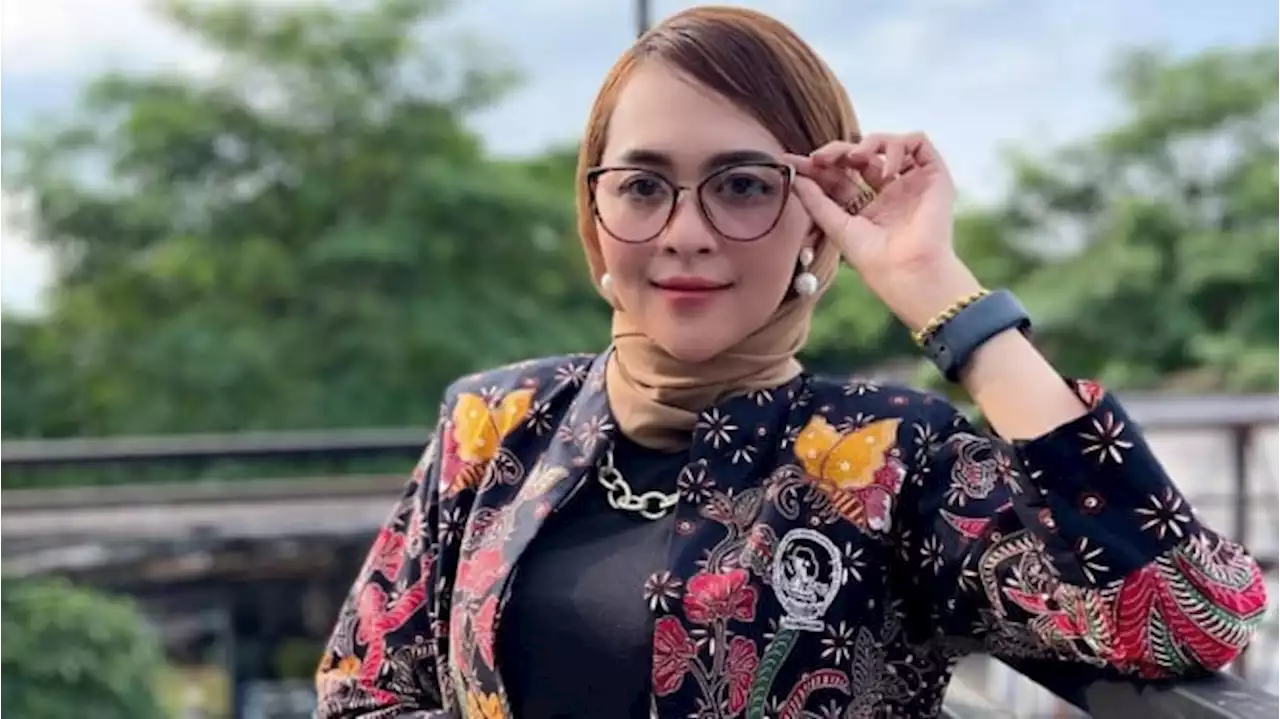 Suami Chatting Mesra sama Pria, Meylisa Zaara Lepas Hijab: Semangatin Dong