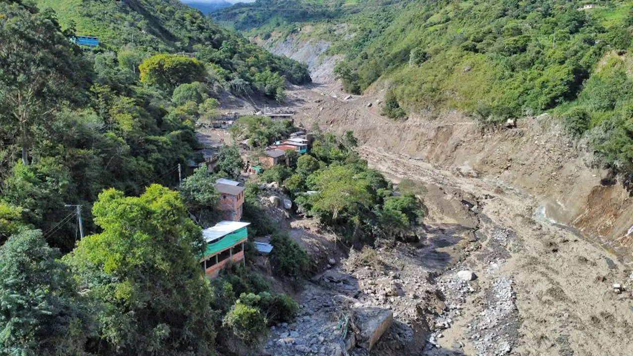 Suspenden labores de búsqueda de desaparecidos en Quetame por represamiento de un río