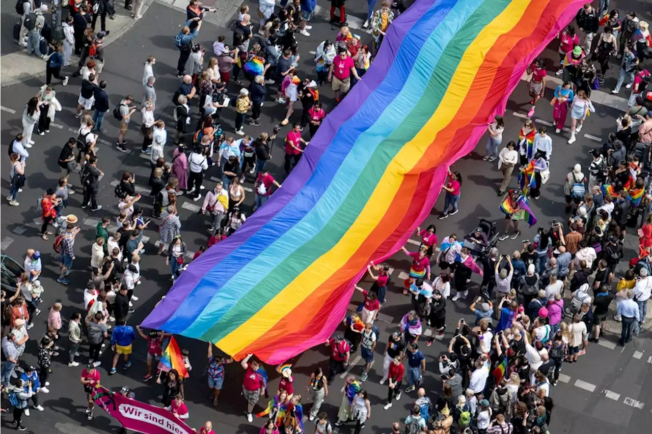 CSD in Berlin: Frech, bunt, laut und Buhrufe für Kai Wegner – so lief die Pride-Parade 2023