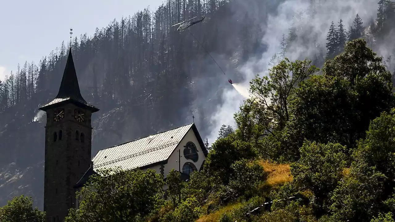 Waldbrand ob Bitsch ist weiterhin nicht unter Kontrolle