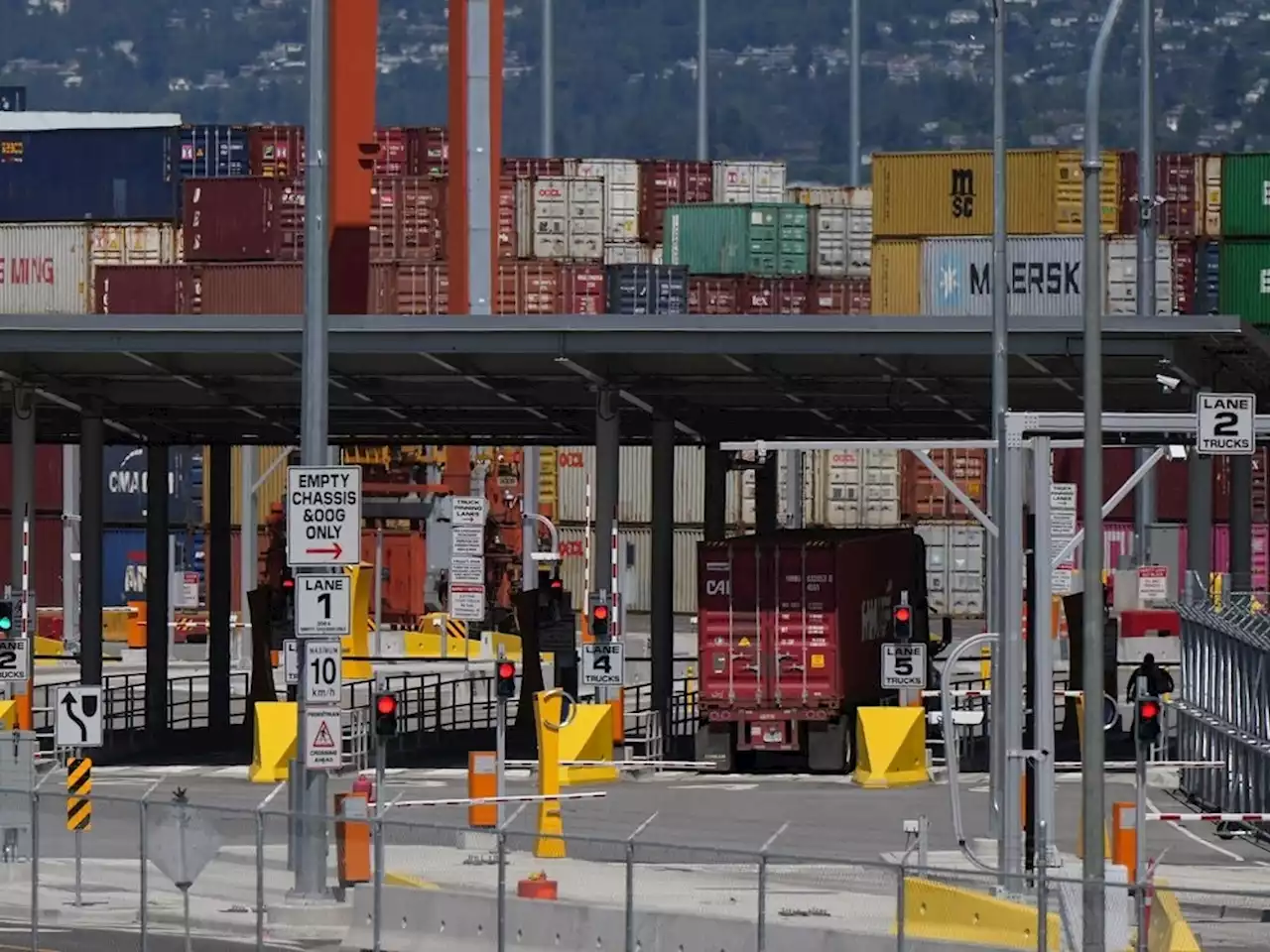 B.C. port union to recommend settlement agreement to its members