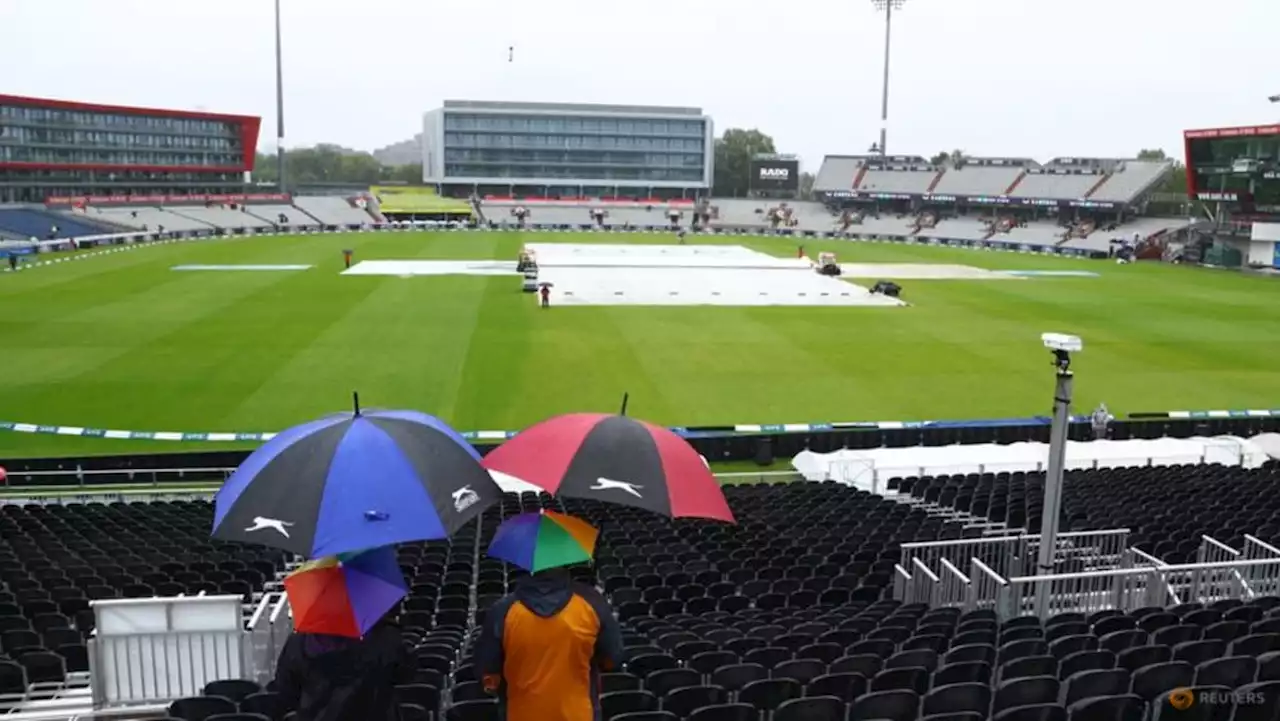 Ashes day four start delayed due to rain