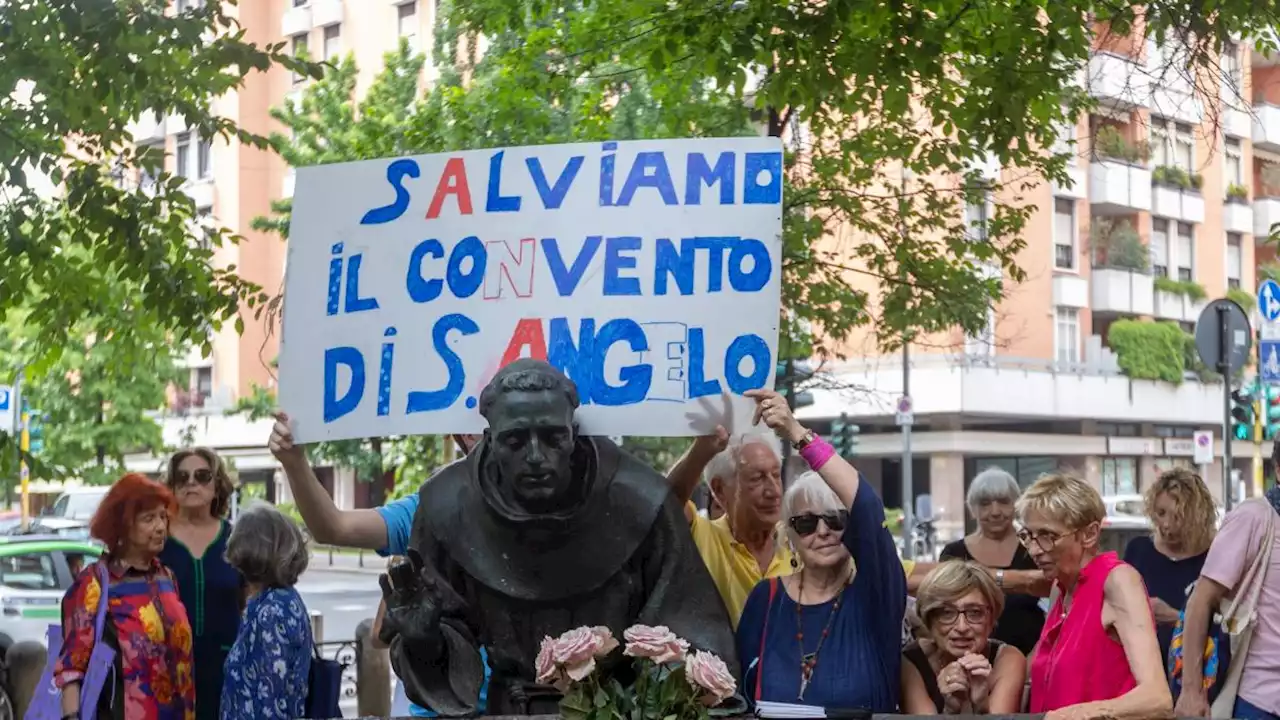 «Non ci sono più vocazioni», «No, fate business». Testa a testa tra fedeli e frati sulla chiusura del convento di Sant'Angelo