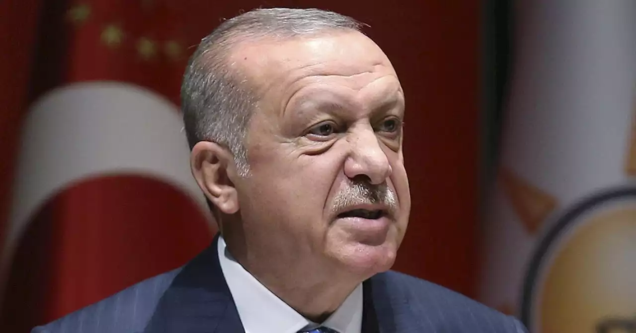 Turkey's Erdogan oscillates back toward the West