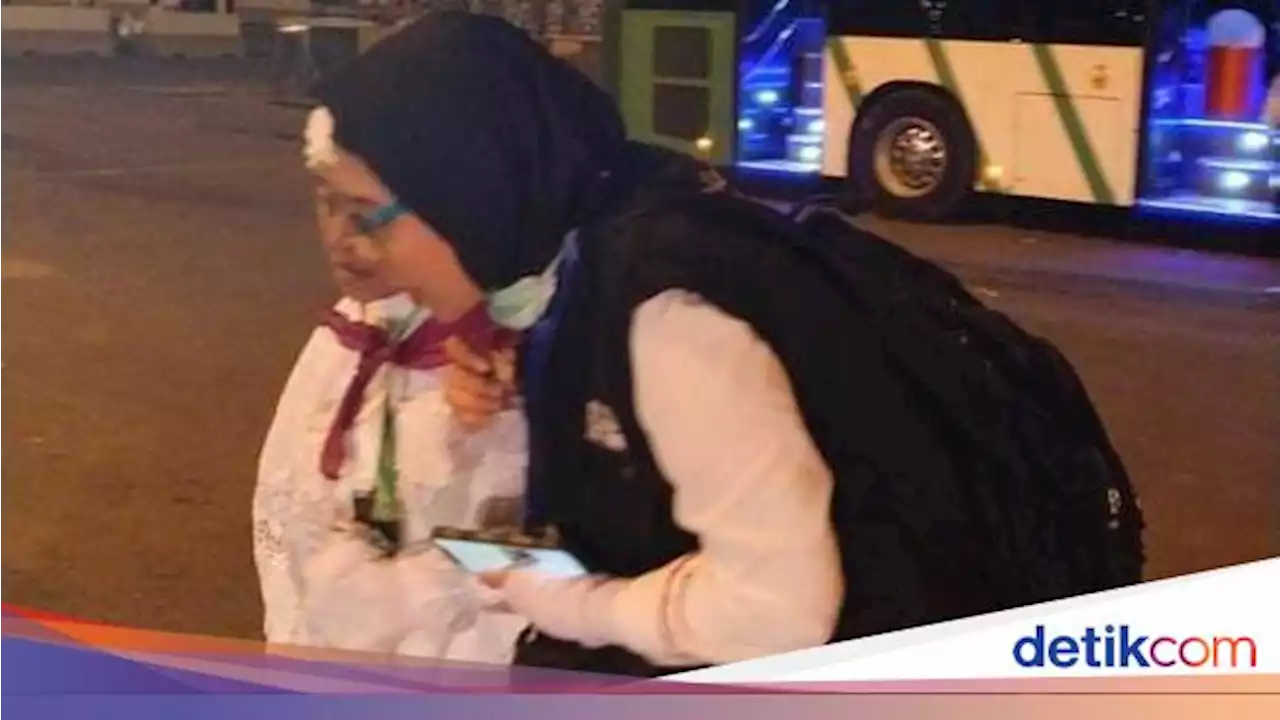 Pengalaman Hida, Humas Kemenko Marves yang Dampingi Jemaah Haji Lansia