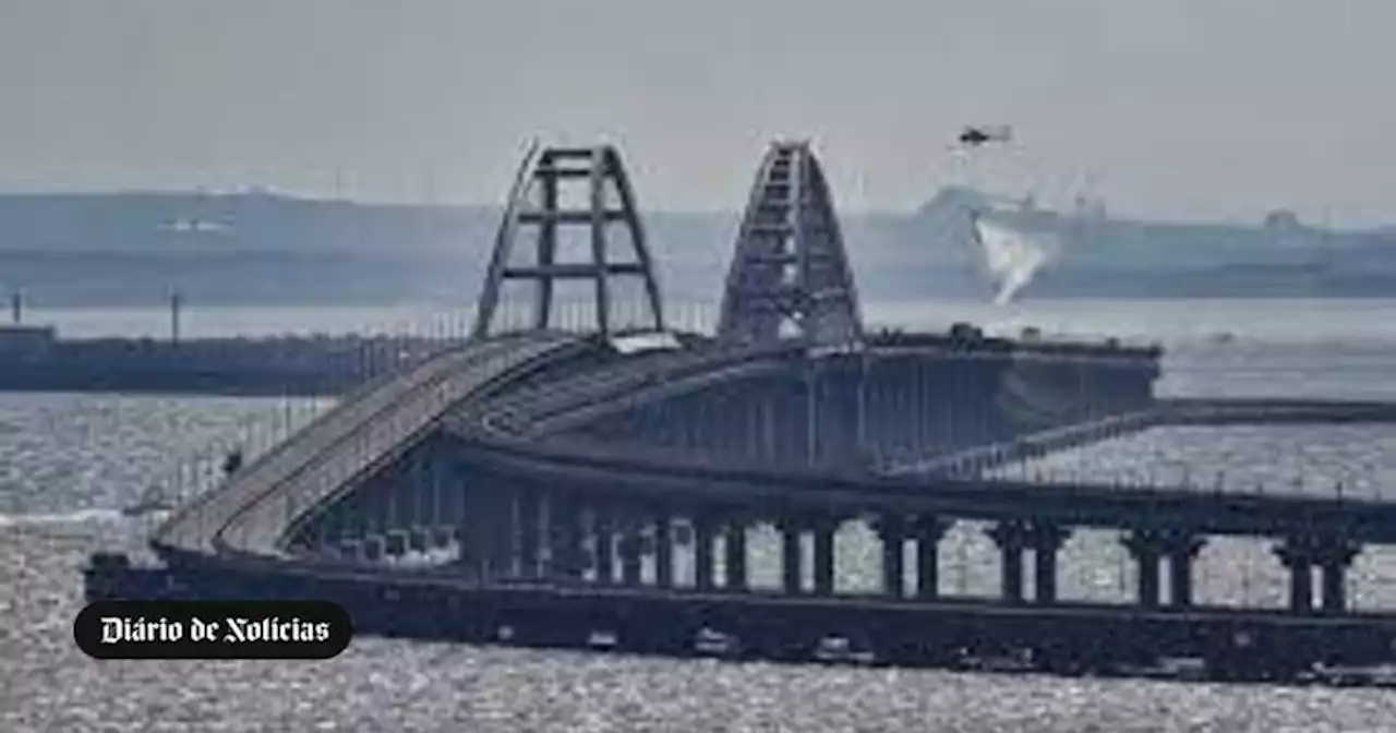 Rússia corta circulação de trânsito na ponte da Crimeia por receio de novo ataque