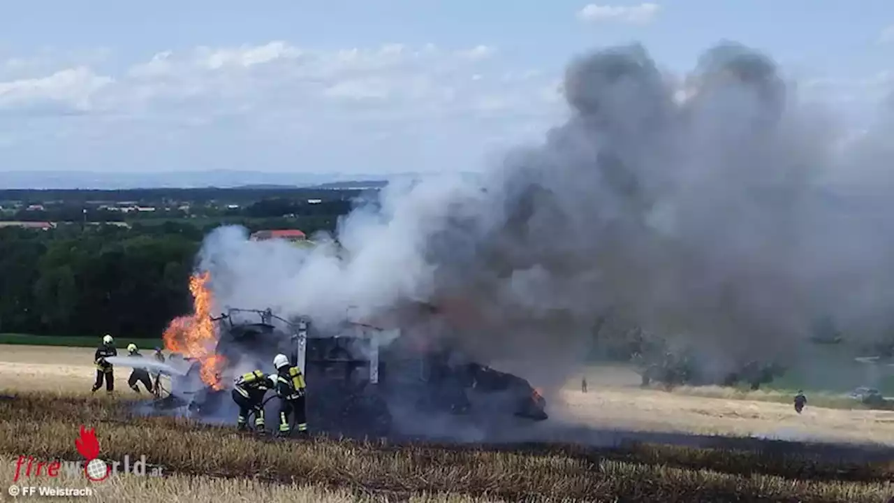 Nö: Vollbrand einer Quaderballenpresse in Weistrach