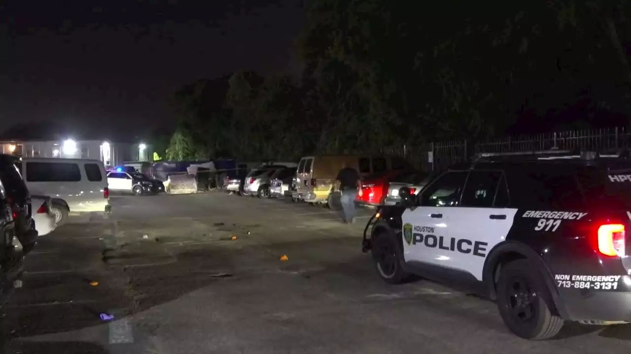 Security guard at Northwest Houston complex shot, killed