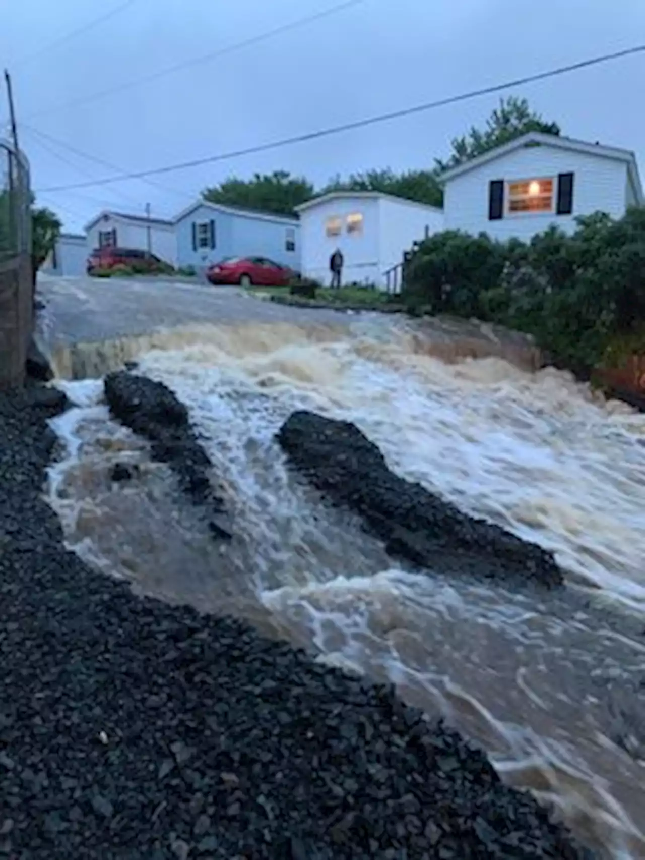 Halifax drivers told to ‘stay off the roads’ as flooding causes significant damage | Globalnews.ca