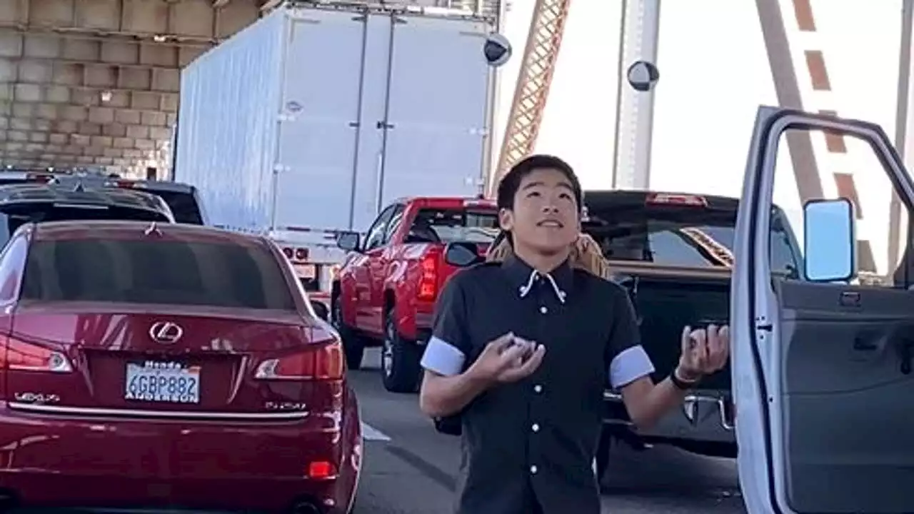 People stuck on San Rafael bridge during standoff get creative with time