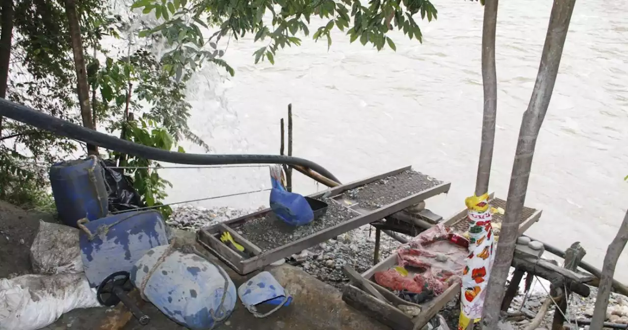 Mueren cinco personas tras caer de una garrucha al río Sucio en Dabeiba, Antioquia